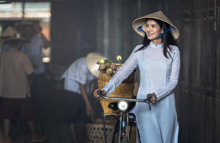 Tỏa Sáng Trên Mạng Xã Hội: Chuyên Gia Trang Điểm & Hotspot Matrix