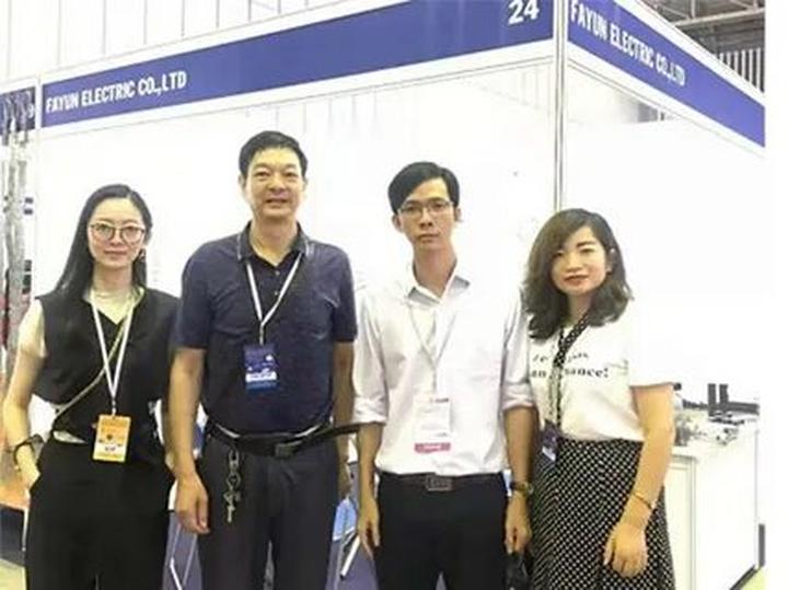 Khám phá Thế giới, Kiếm Tiền từ Vlog: Hotspot Matrix - Người Bạn Đồng Hành